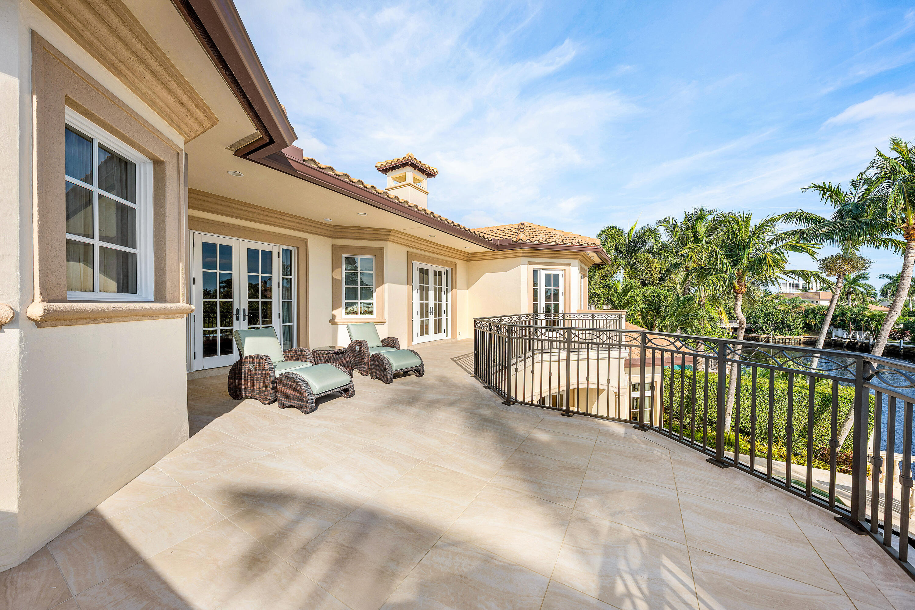ROYAL PALM YACHT & COUNTRY CLUB - Residential