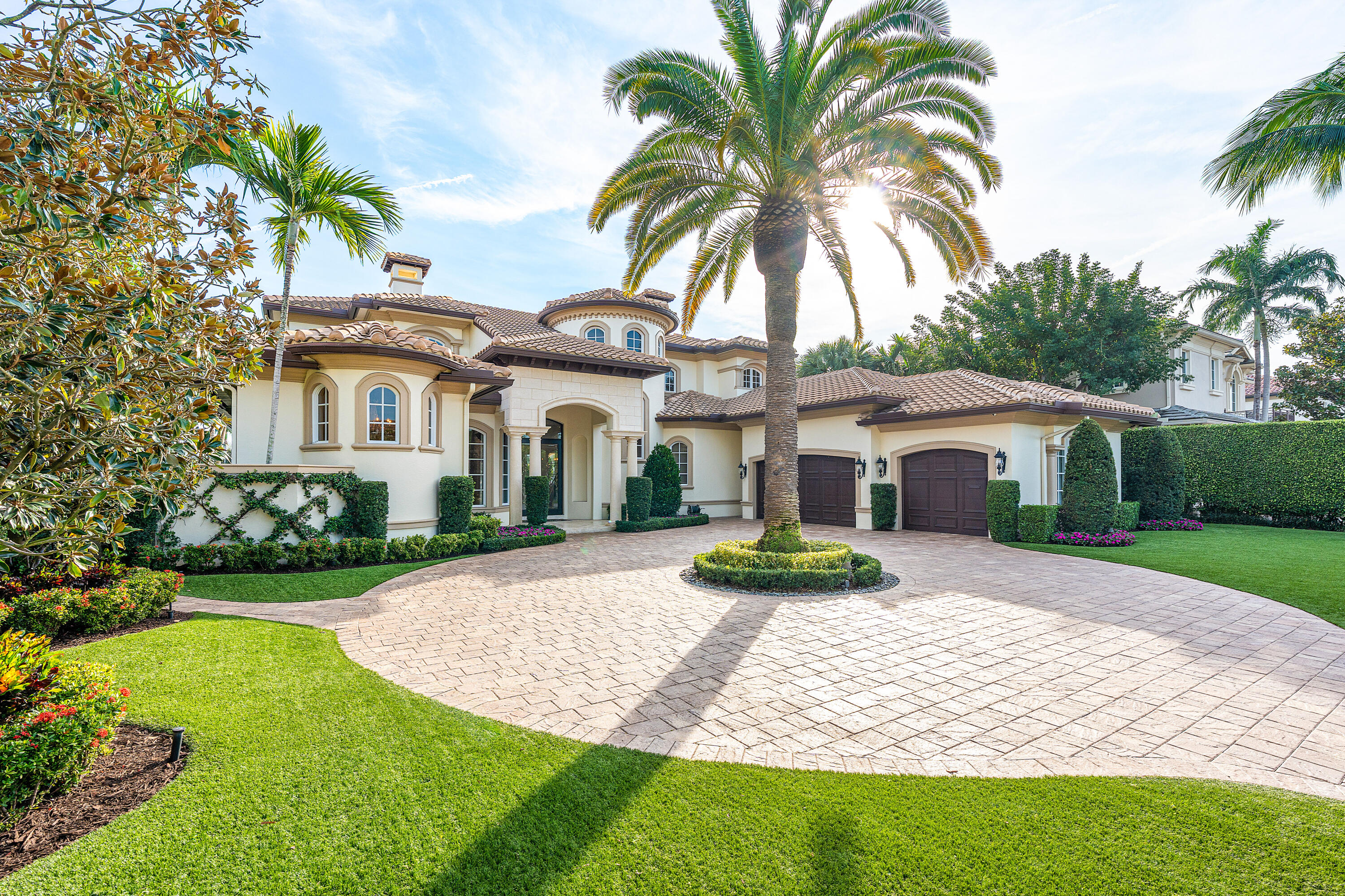 ROYAL PALM YACHT & COUNTRY CLUB - Residential