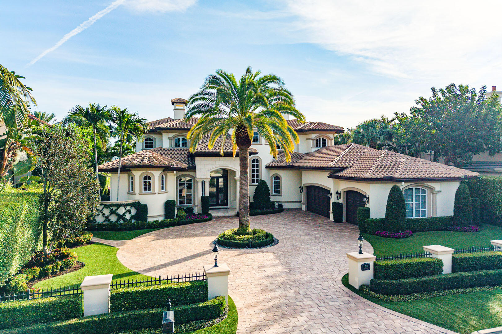 ROYAL PALM YACHT & COUNTRY CLUB - Residential