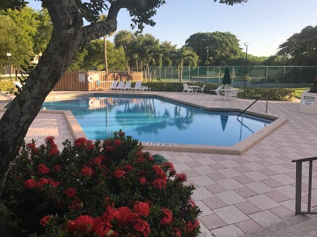 LAKE WINDWOOD CONDO - Residential Lease