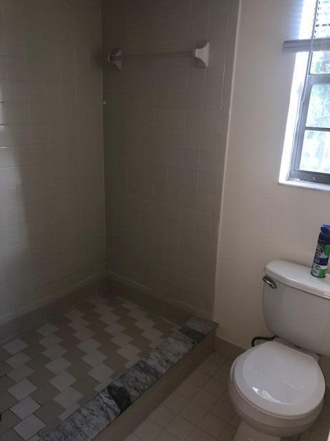 LAKE WINDWOOD CONDO - Residential Lease