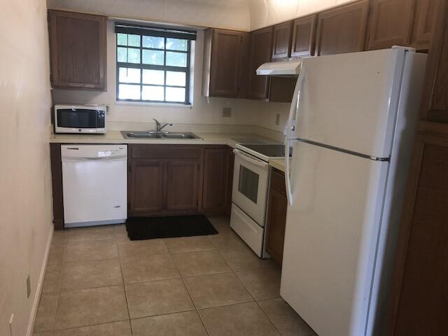 LAKE WINDWOOD CONDO - Residential Lease