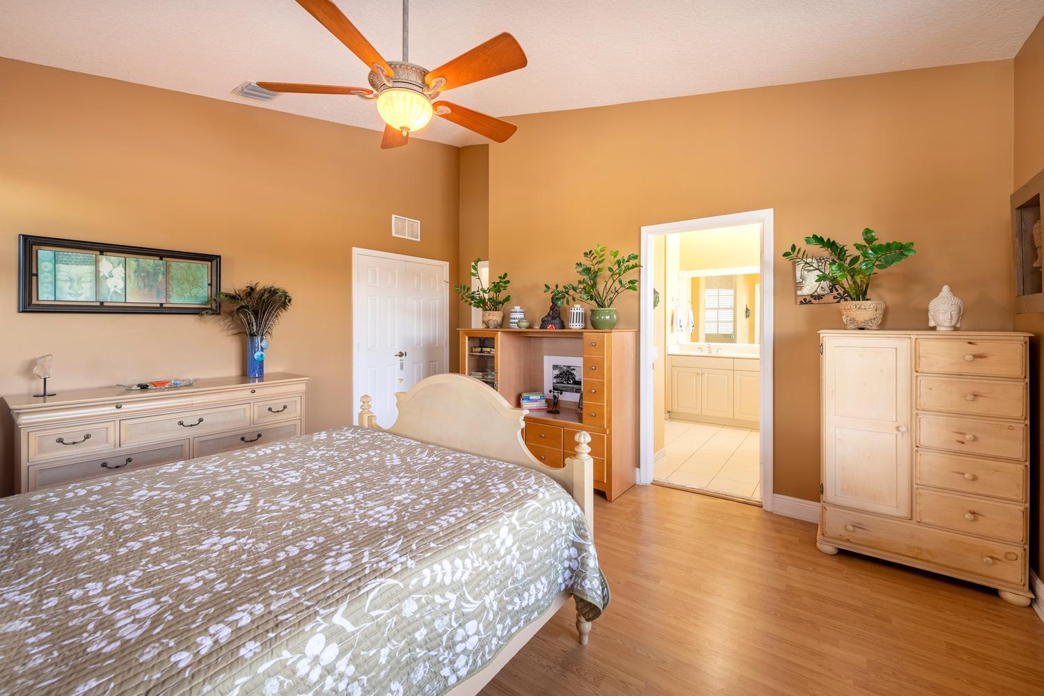 ROLLING HILLS GOLF & TENNIS CLUB - Residential