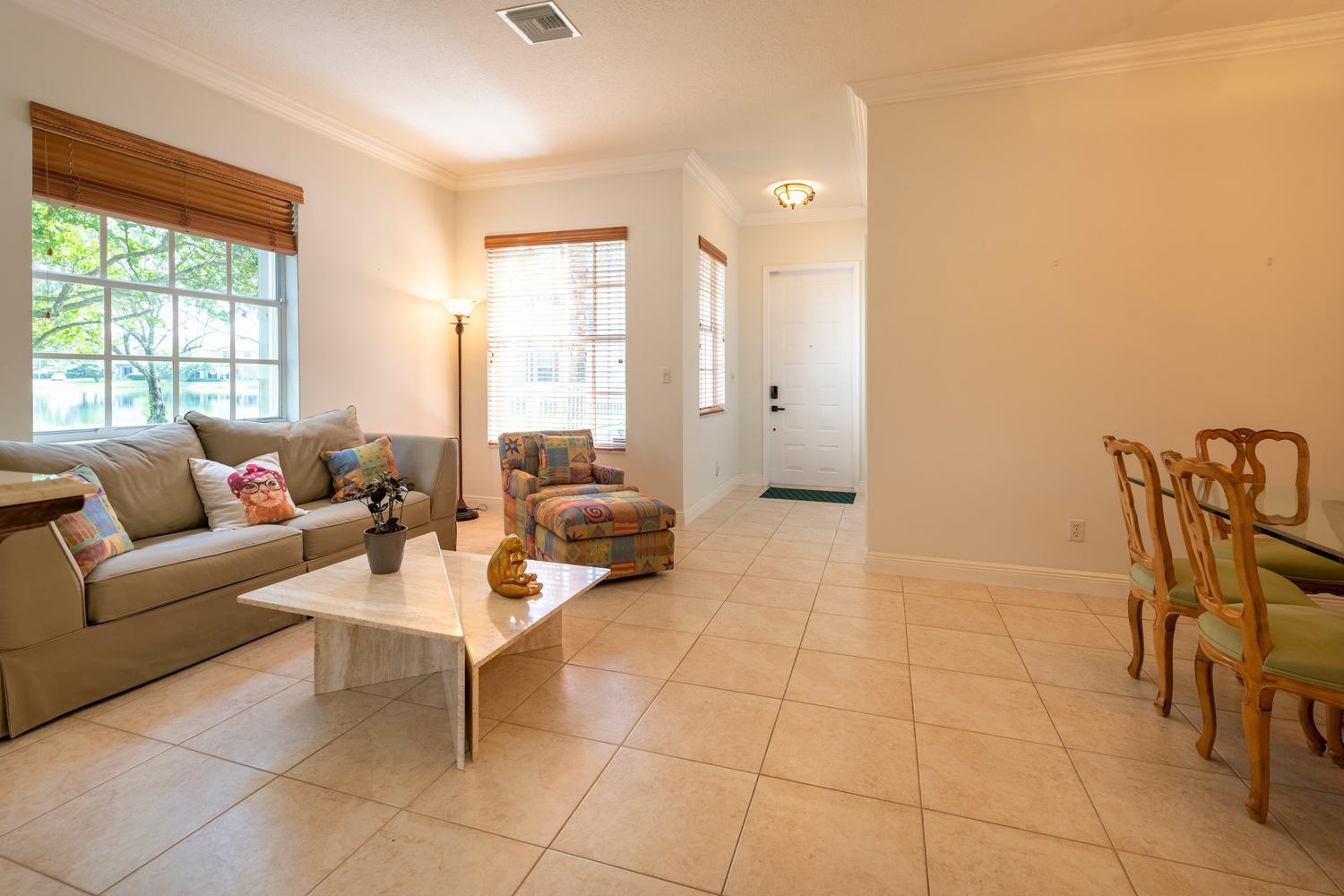 ROLLING HILLS GOLF & TENNIS CLUB - Residential