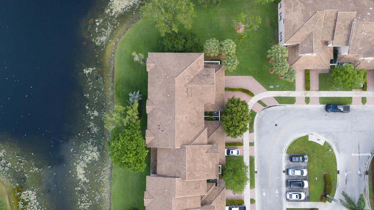ROLLING HILLS GOLF & TENNIS CLUB - Residential