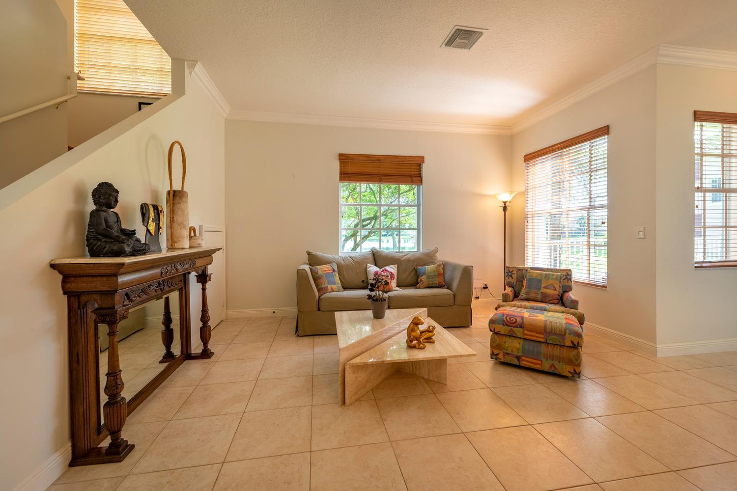 ROLLING HILLS GOLF & TENNIS CLUB - Residential