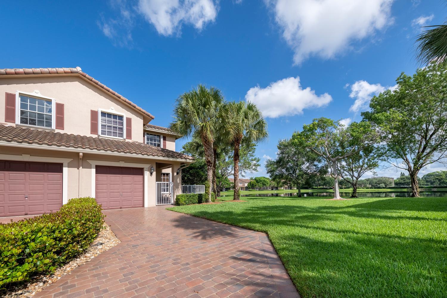 ROLLING HILLS GOLF & TENNIS CLUB - Residential