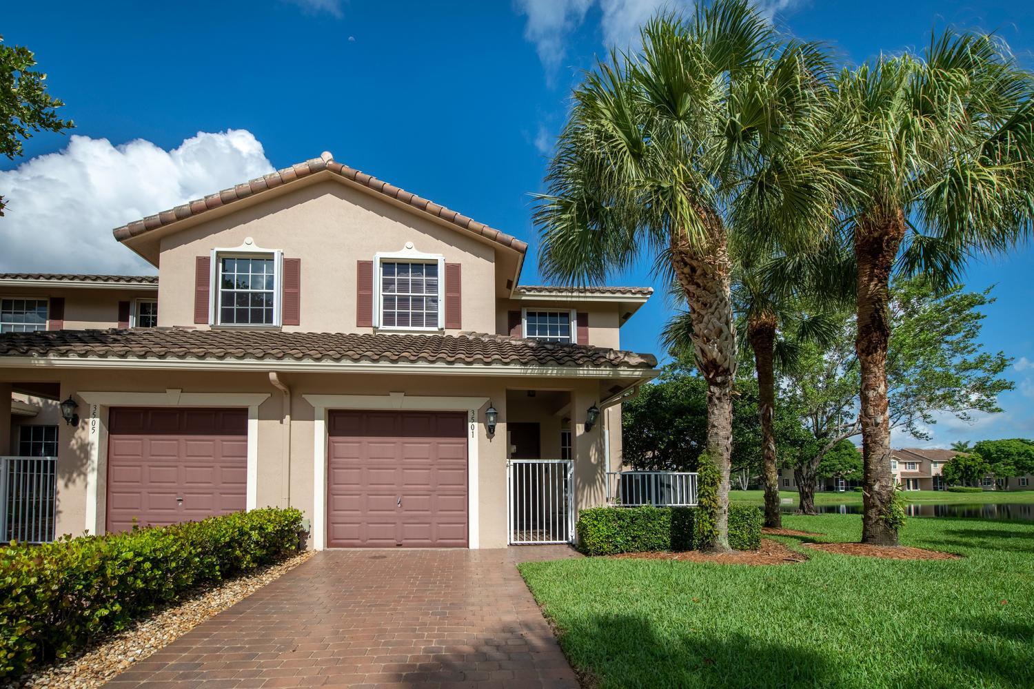 ROLLING HILLS GOLF & TENNIS CLUB - Residential