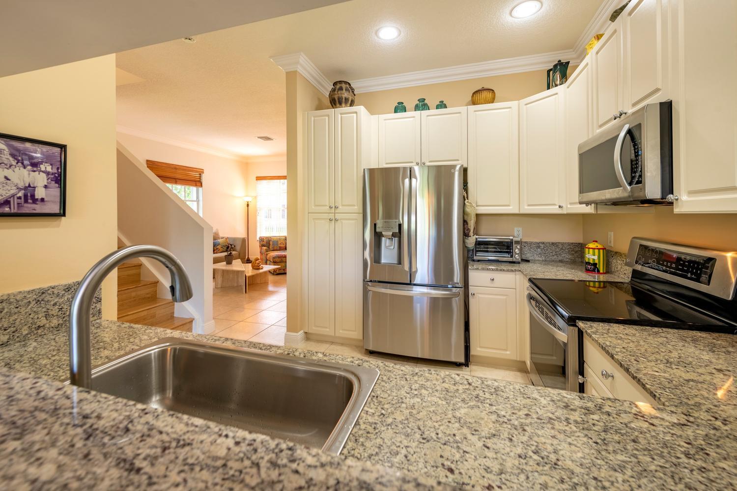 ROLLING HILLS GOLF & TENNIS CLUB - Residential