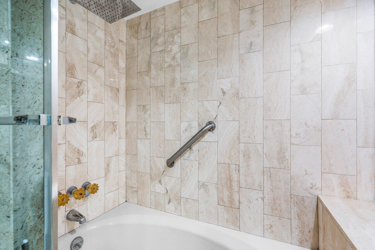 CORNICHE CONDO - Residential