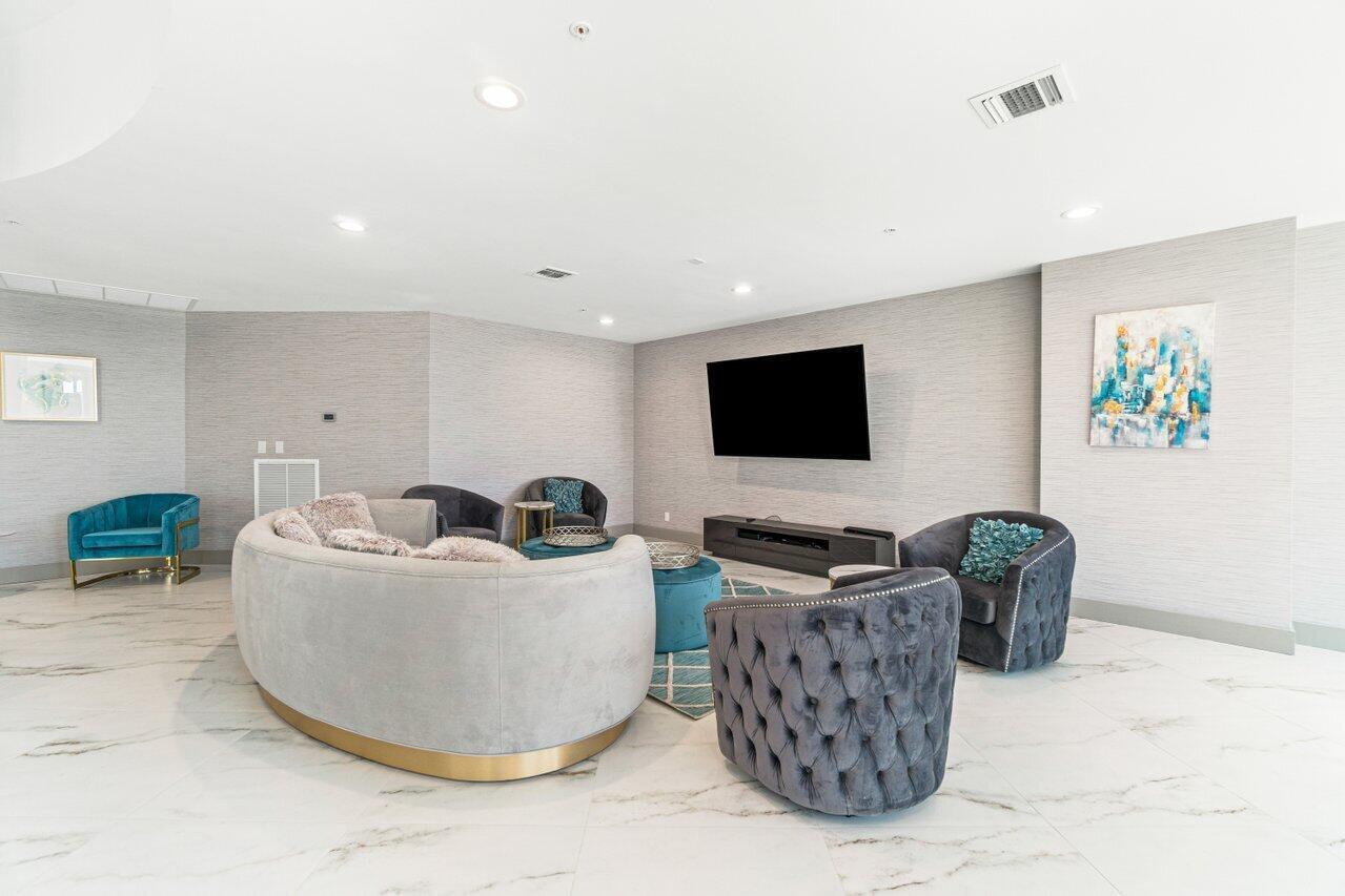 CORNICHE CONDO - Residential