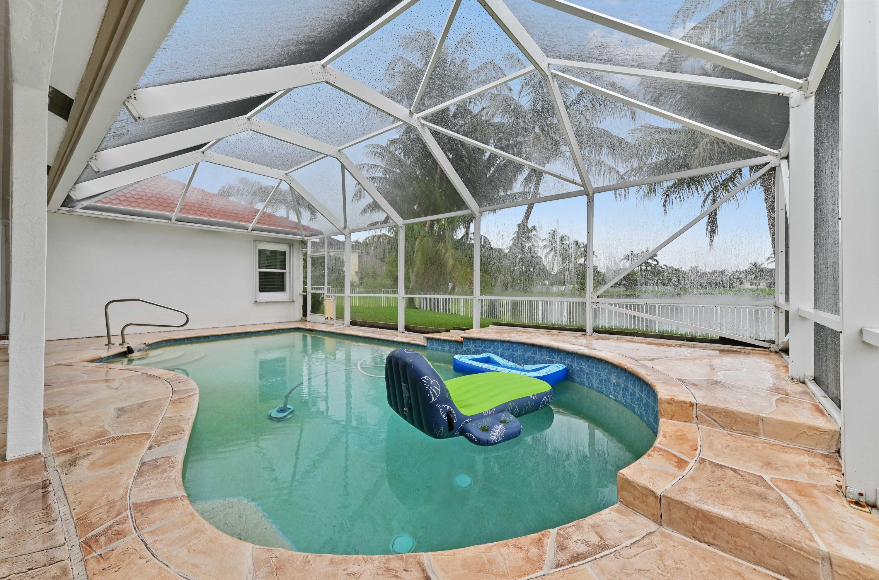 LAKE CHARLESTON - Residential