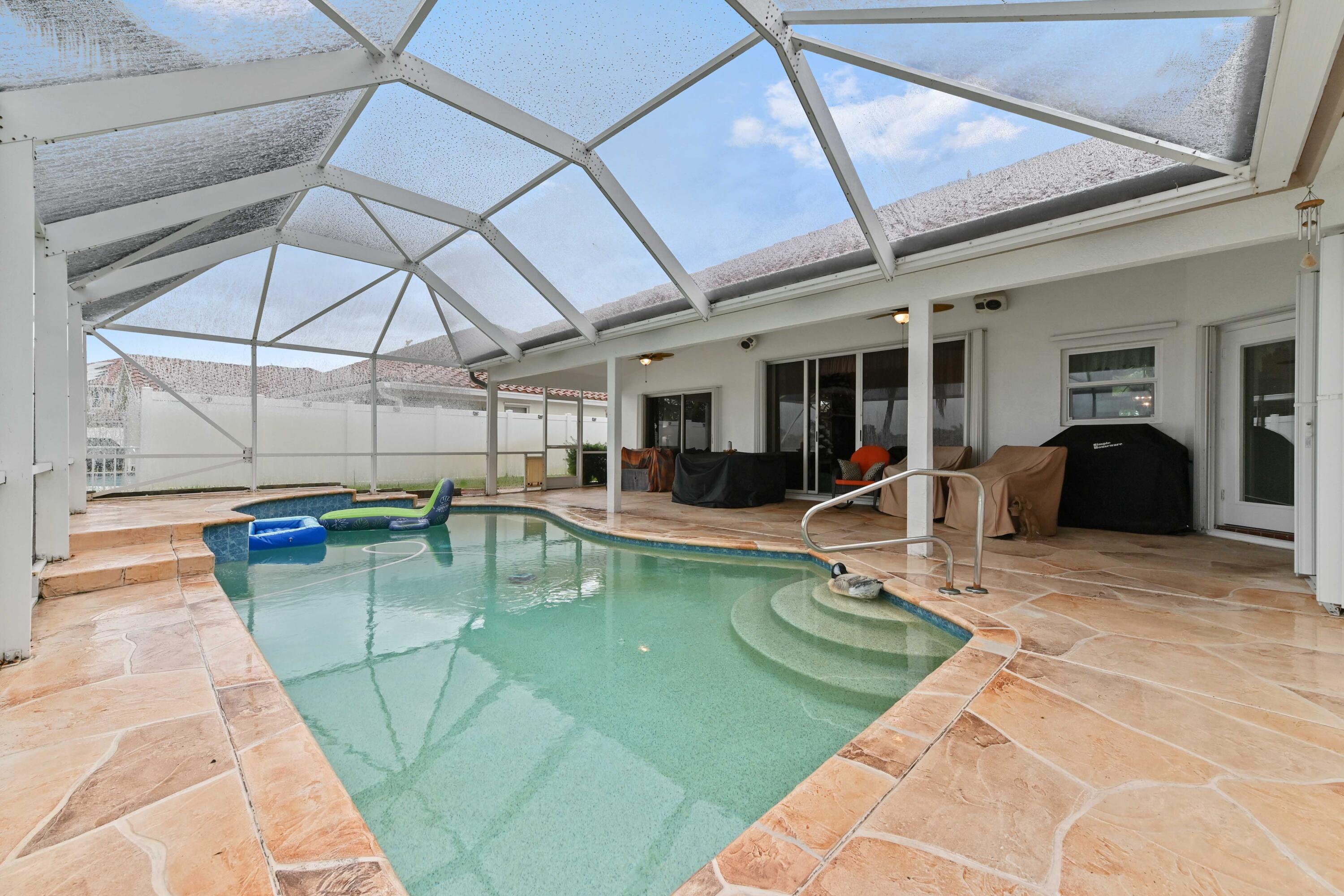 LAKE CHARLESTON - Residential