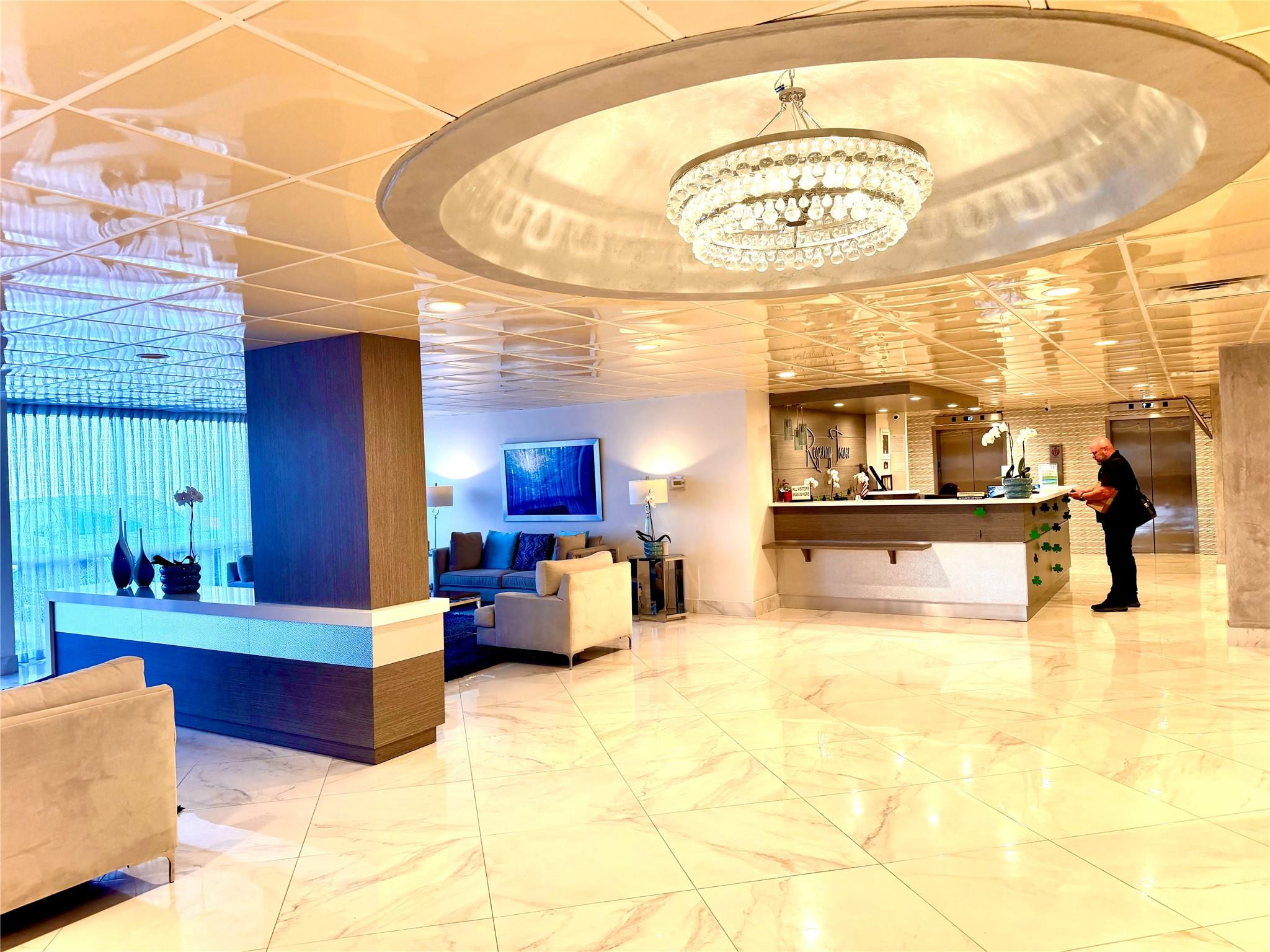 REGENCY TOWER CONDO - Residential