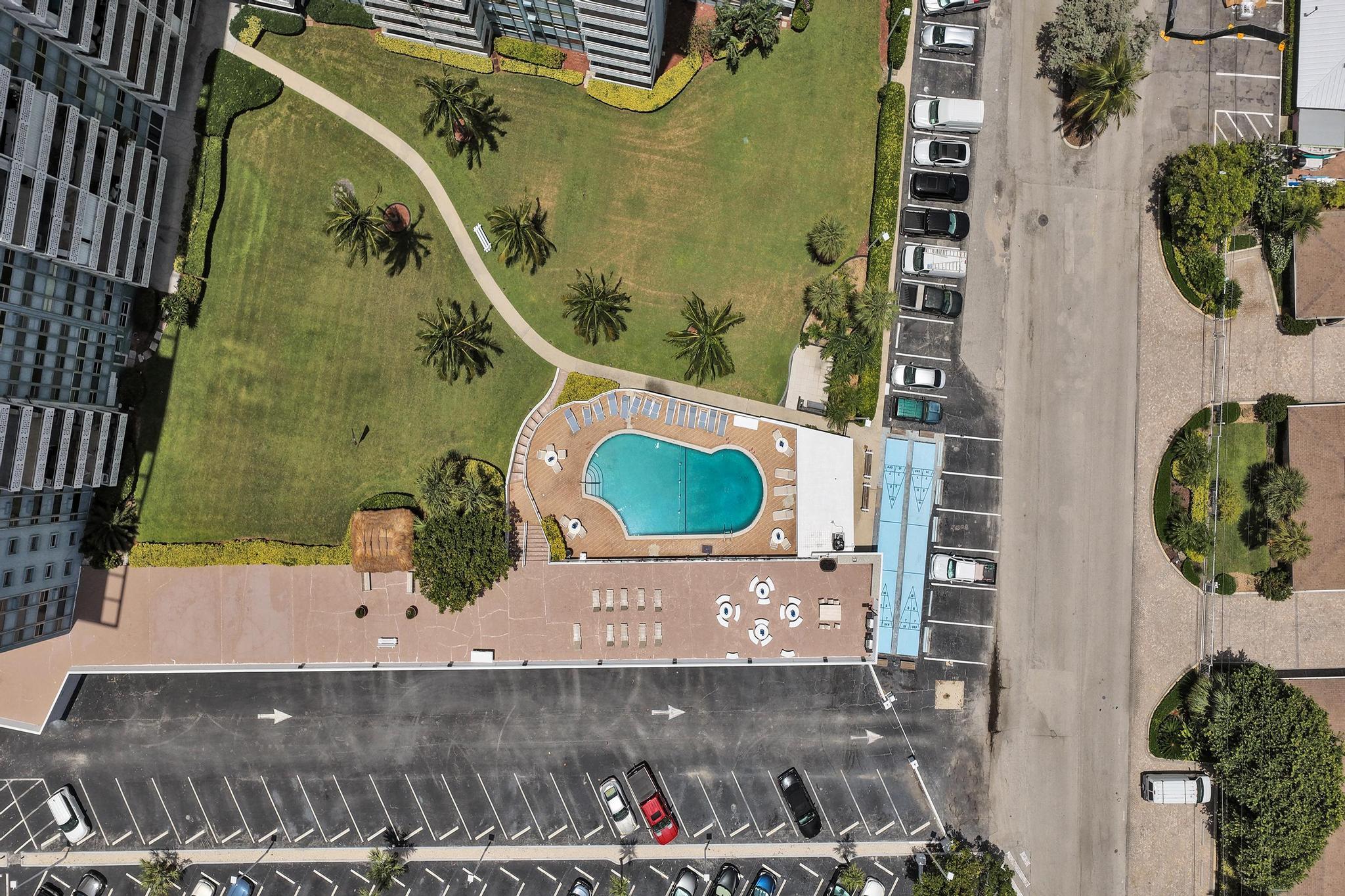 BREAKWATER TOWERS CO-OP - Residential