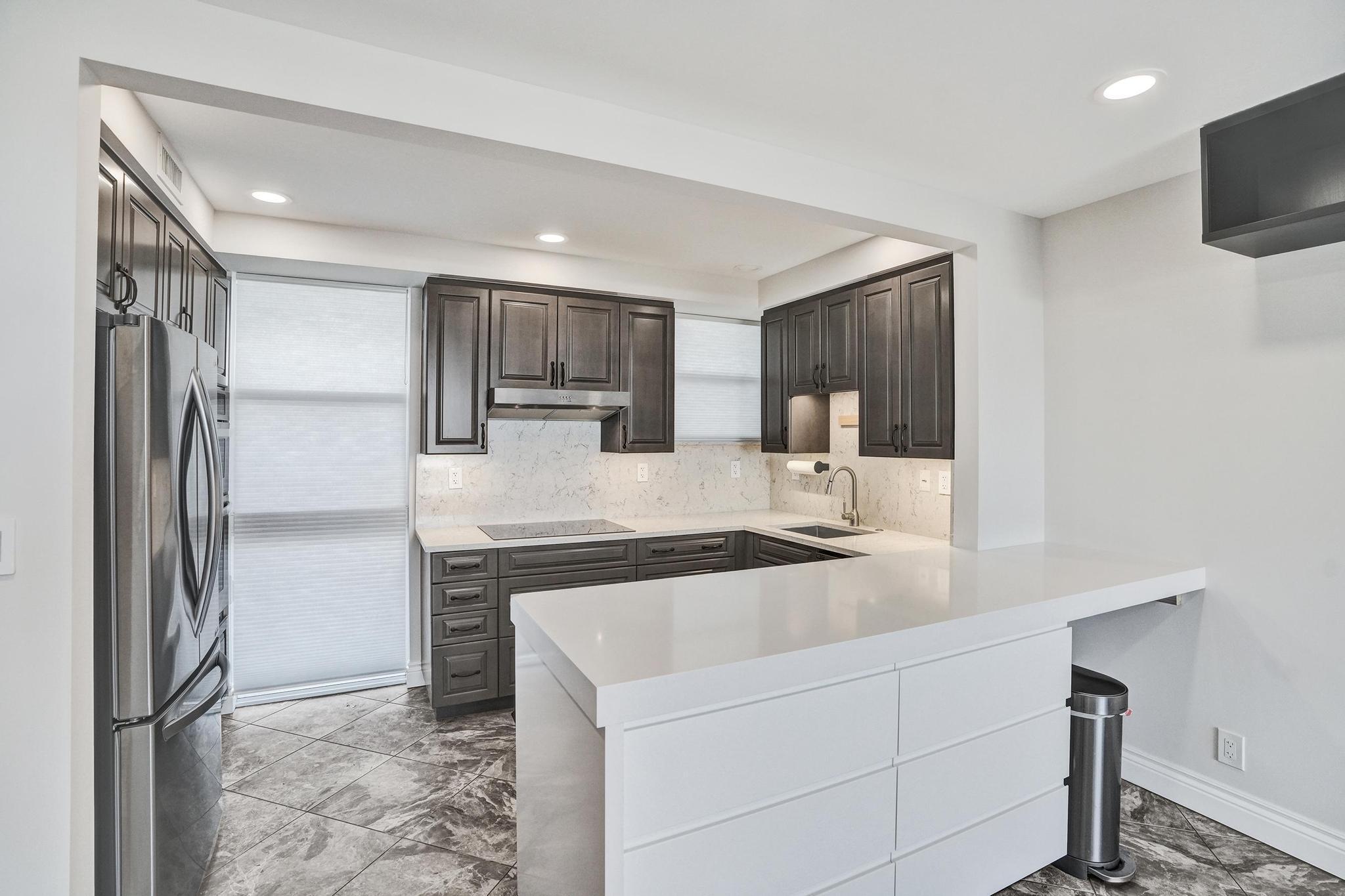 BREAKWATER TOWERS CO-OP - Residential