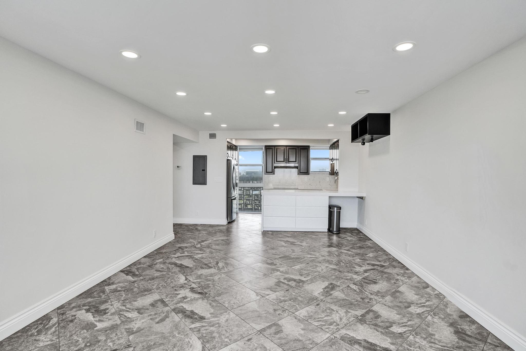 BREAKWATER TOWERS CO-OP - Residential