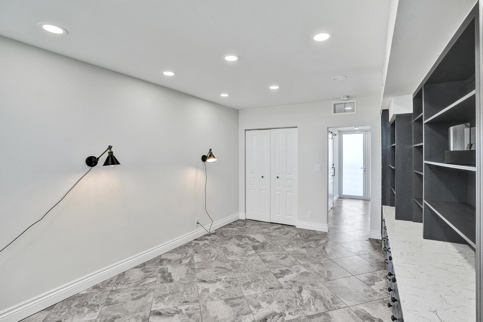 BREAKWATER TOWERS CO-OP - Residential