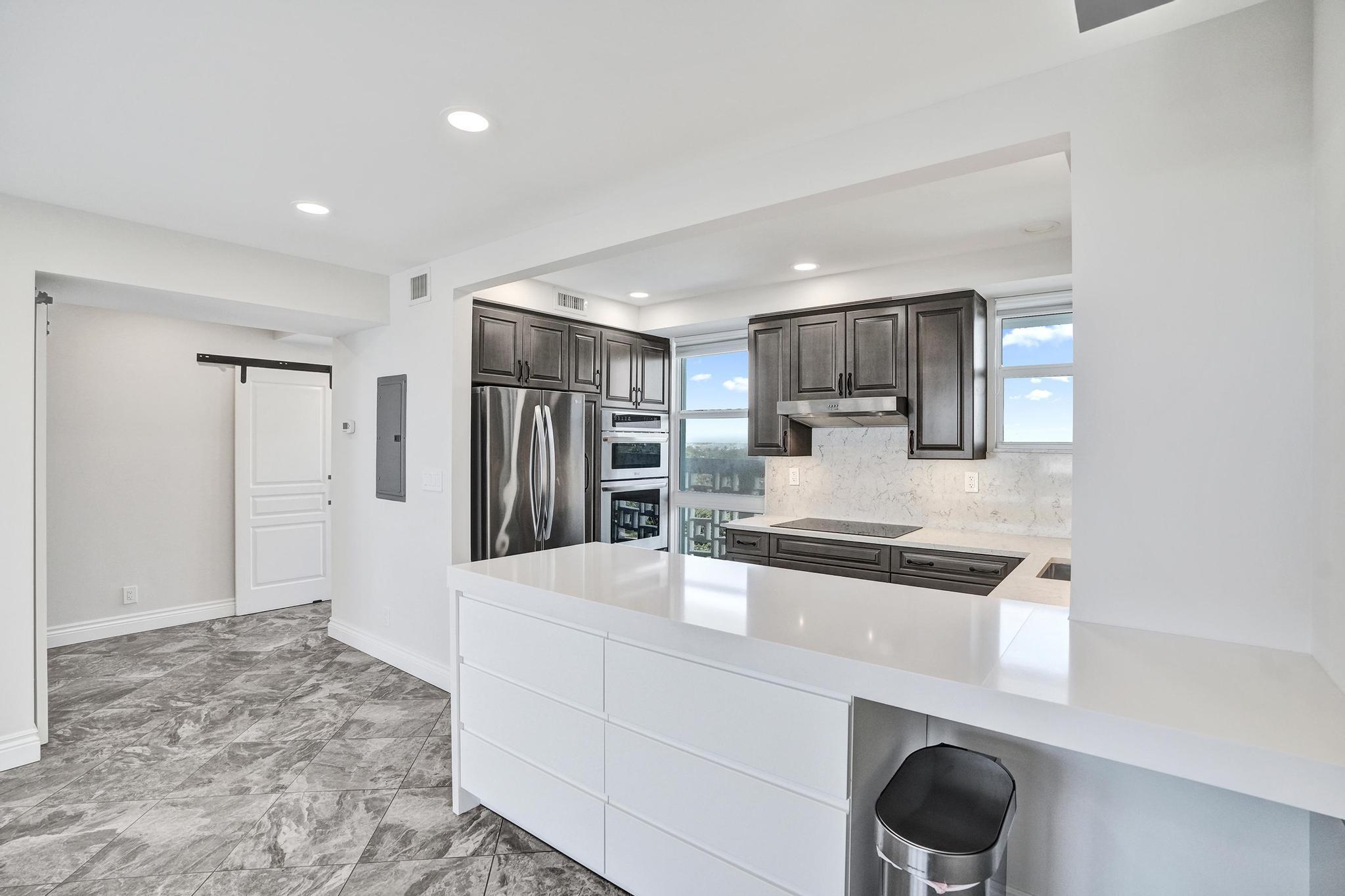 BREAKWATER TOWERS CO-OP - Residential