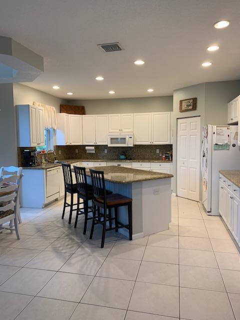 OLYMPIA 1 - Residential Lease