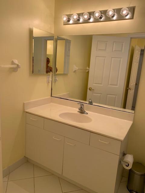 OLYMPIA 1 - Residential Lease