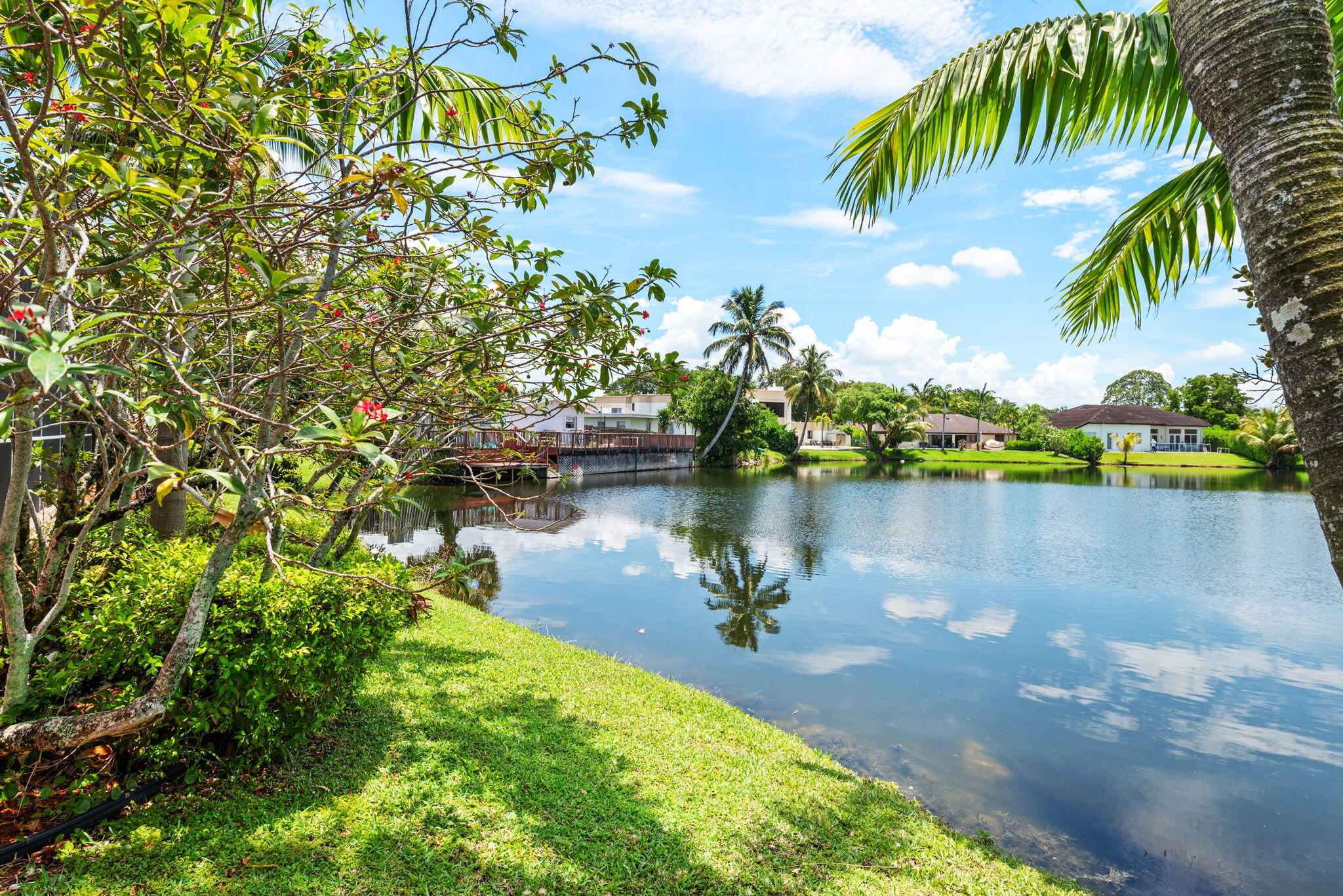 JACARANDA COUNTRY CLUB WEST - Residential