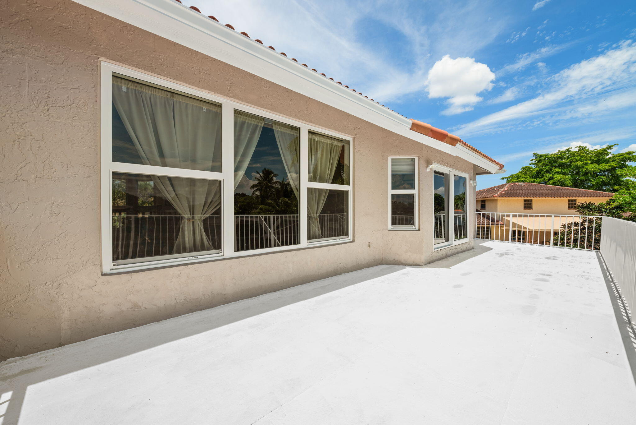 JACARANDA COUNTRY CLUB WEST - Residential
