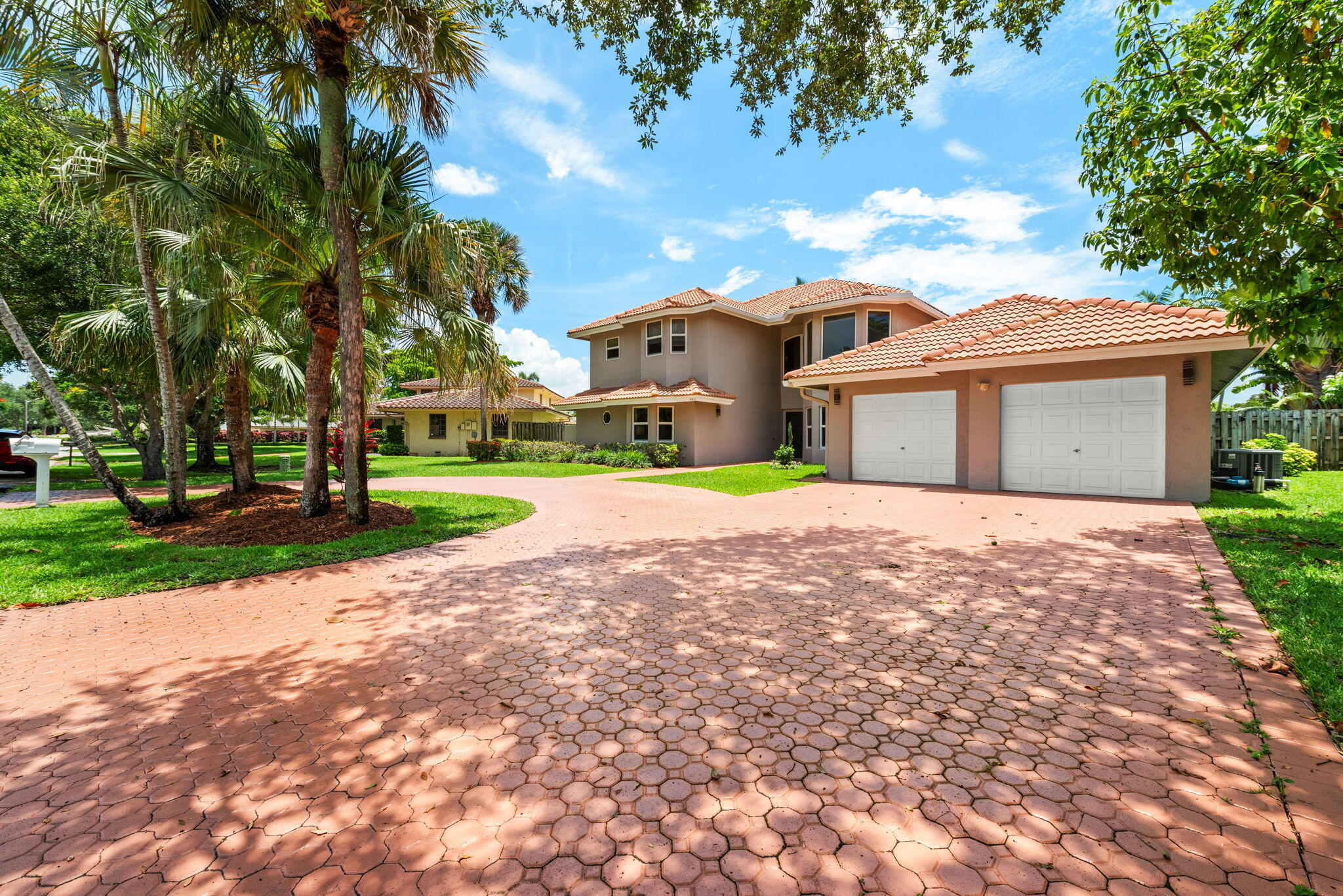 JACARANDA COUNTRY CLUB WEST - Residential
