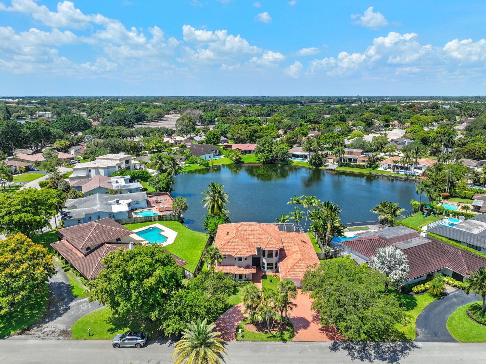 JACARANDA COUNTRY CLUB WEST - Residential