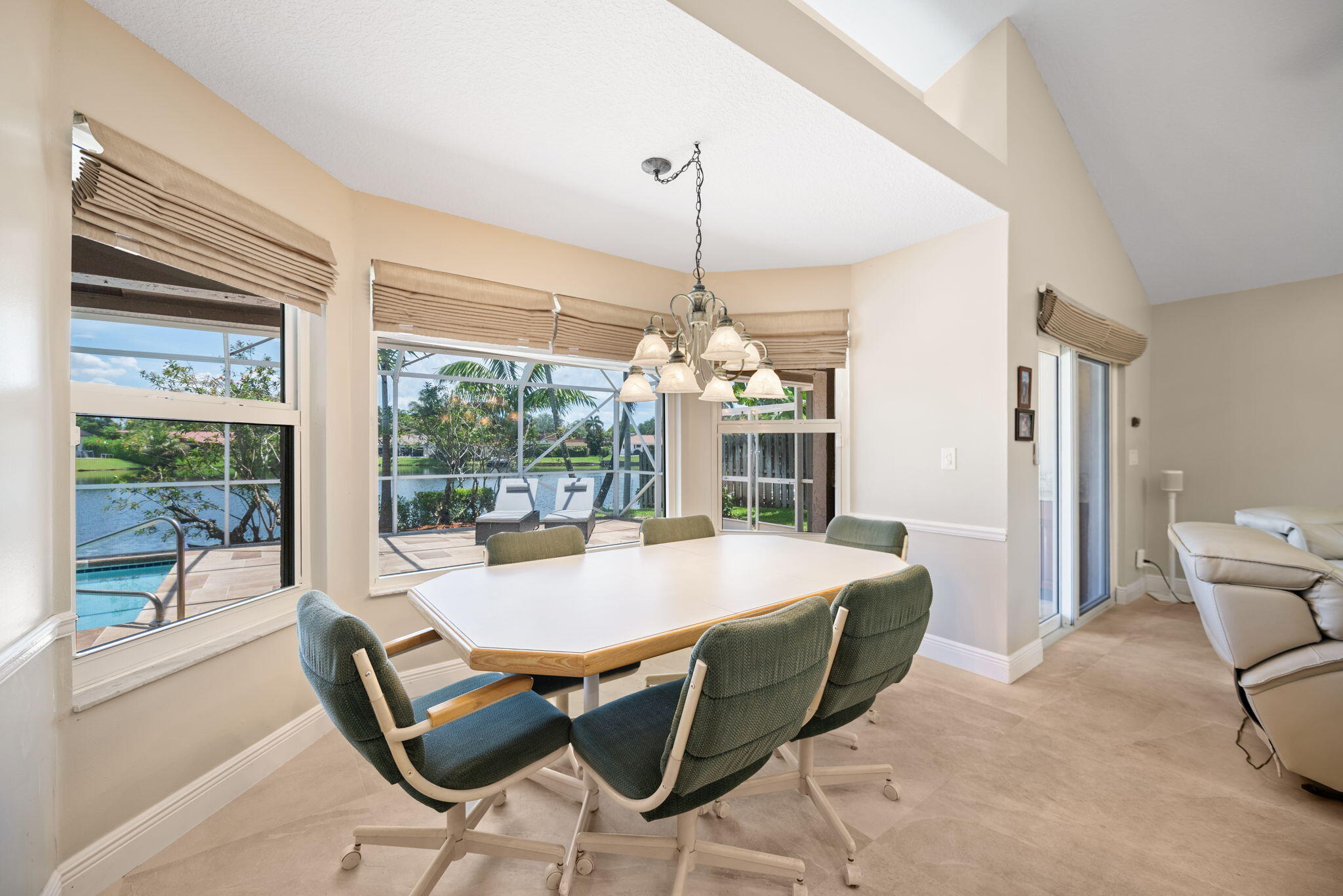 JACARANDA COUNTRY CLUB WEST - Residential