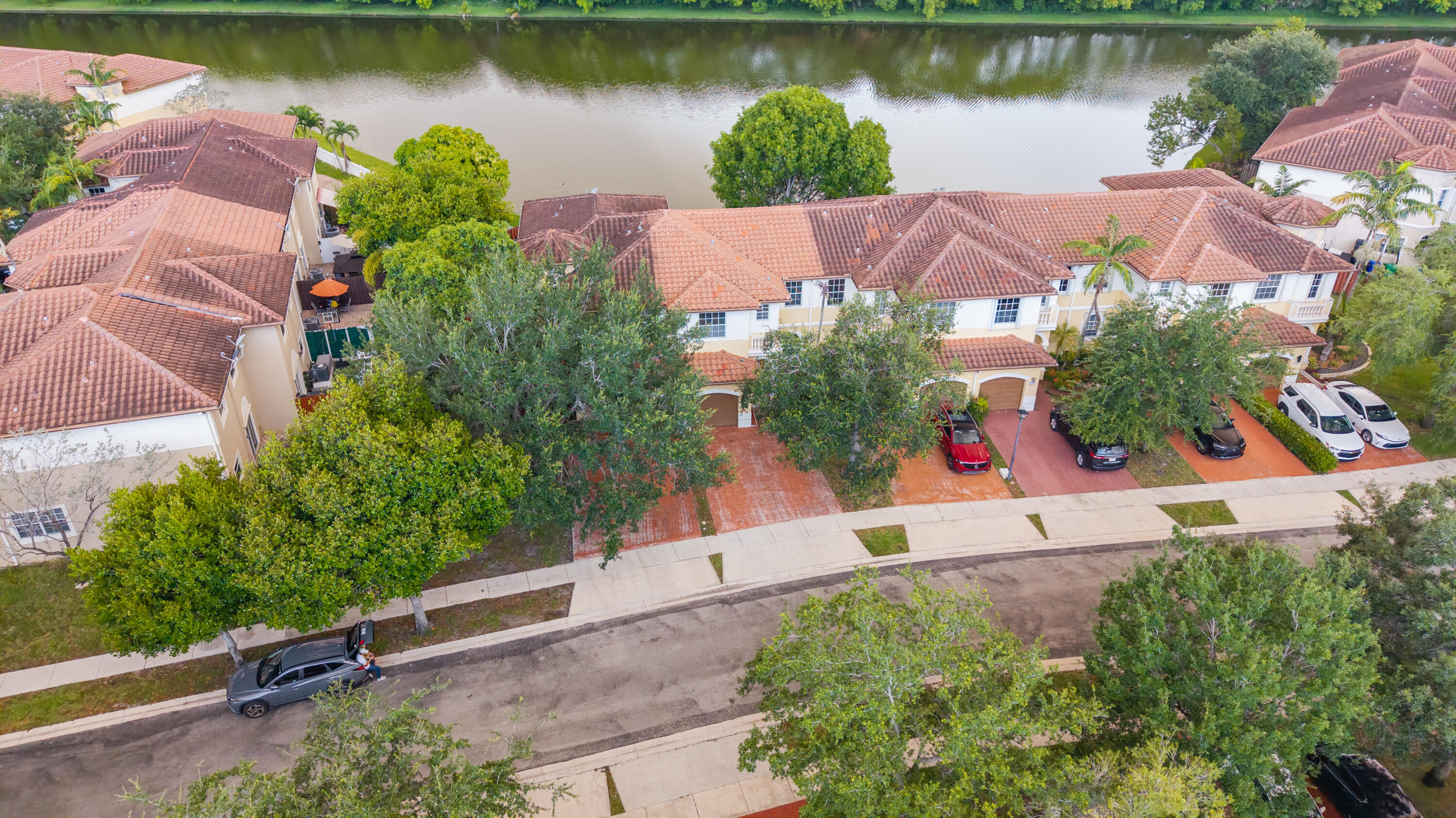 Escada - Residential
