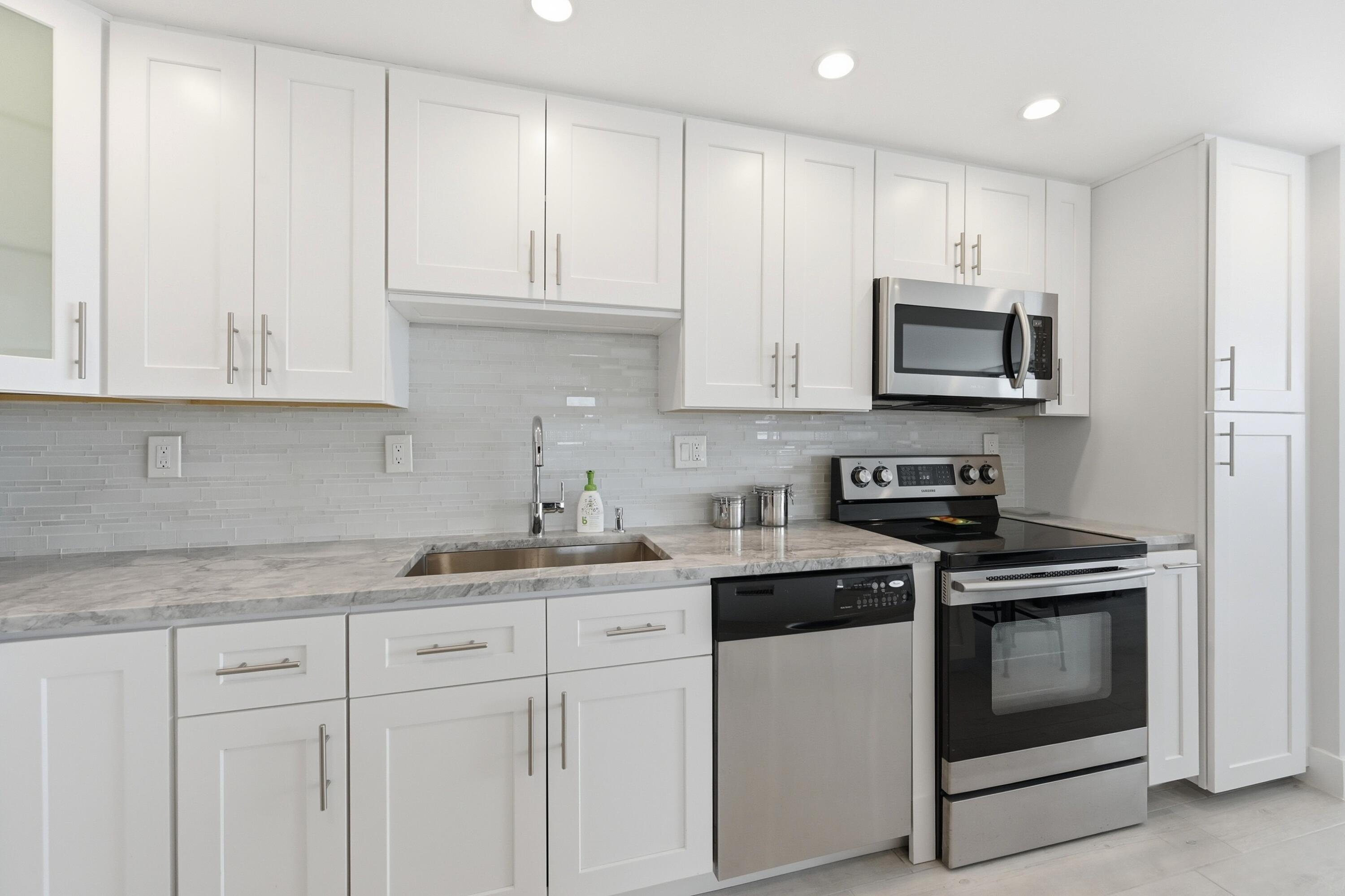 SILVER THATCH ATLANTIC PLAZA - Residential Lease