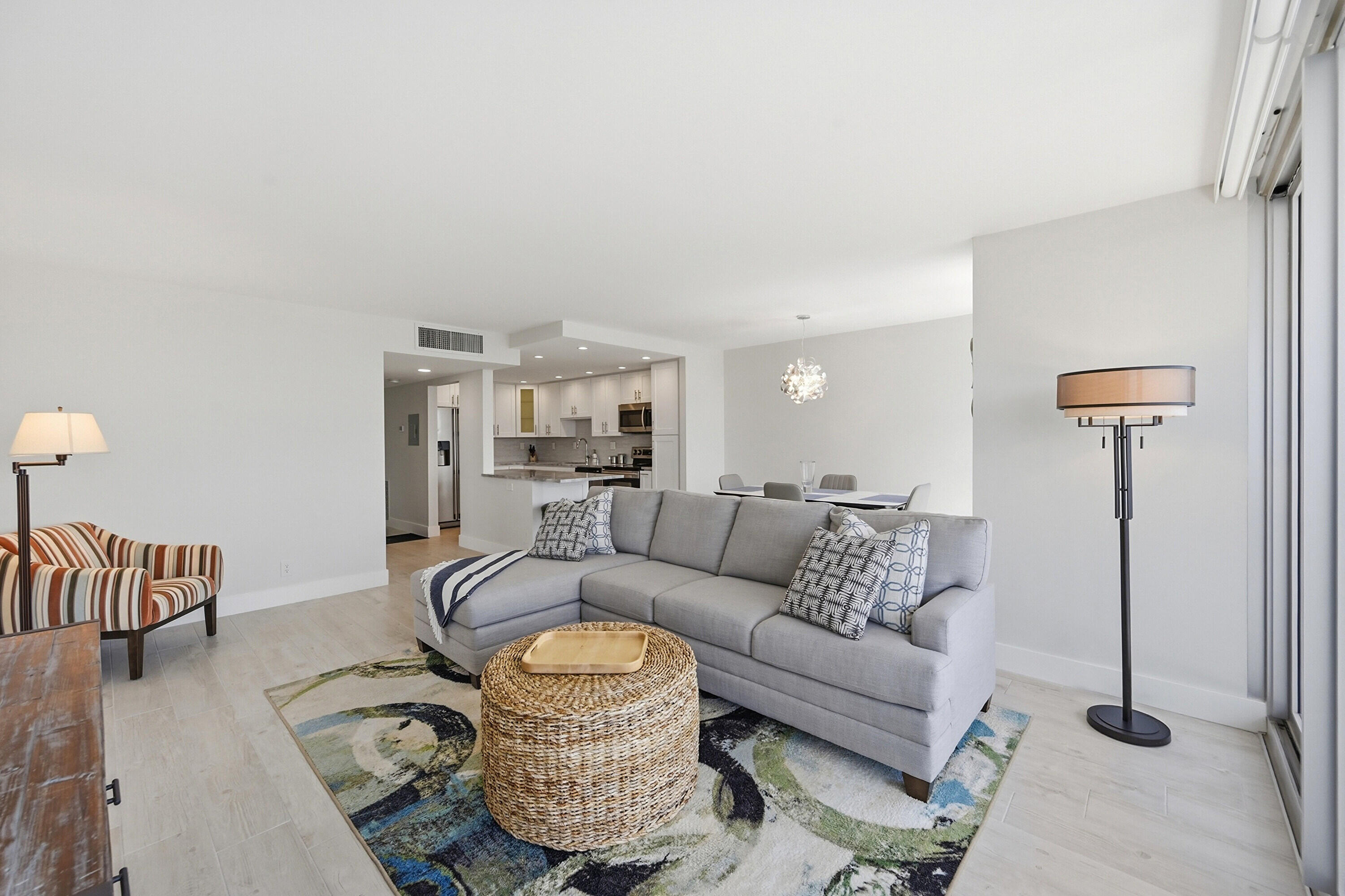 SILVER THATCH ATLANTIC PLAZA - Residential Lease