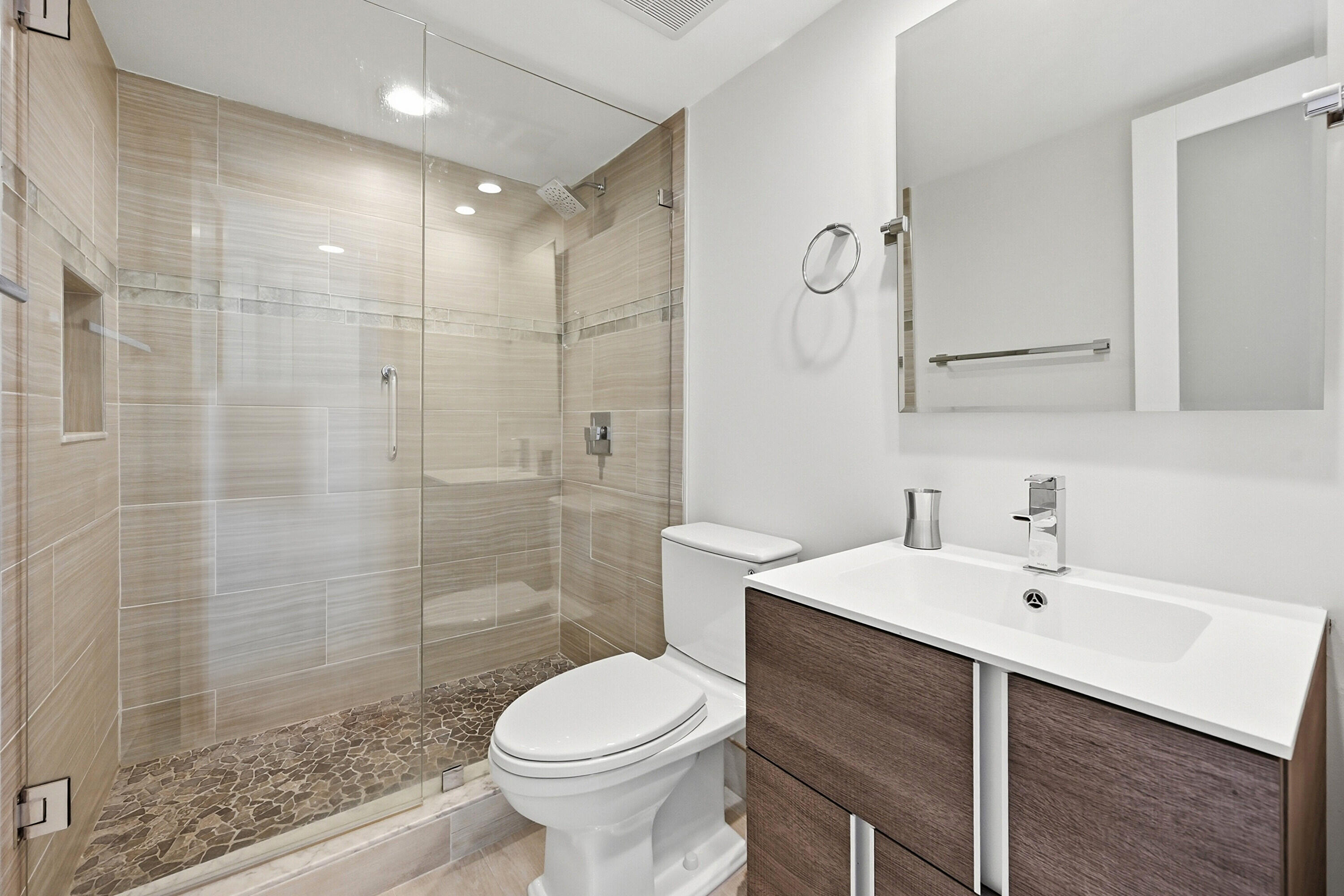 SILVER THATCH ATLANTIC PLAZA - Residential Lease