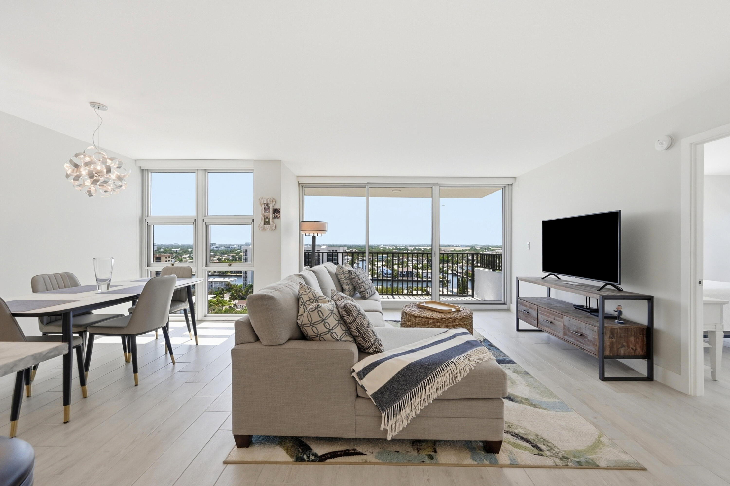 SILVER THATCH ATLANTIC PLAZA - Residential Lease