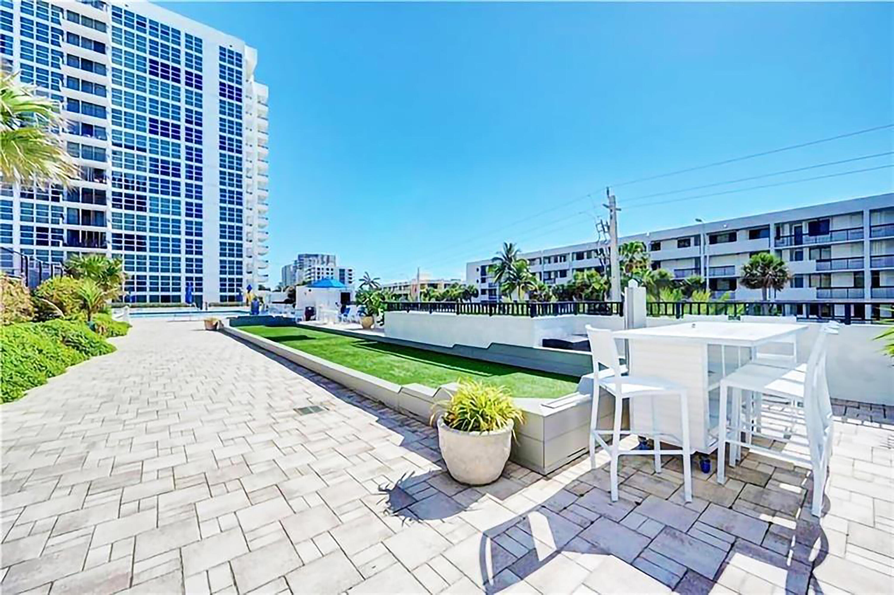 SILVER THATCH ATLANTIC PLAZA - Residential Lease
