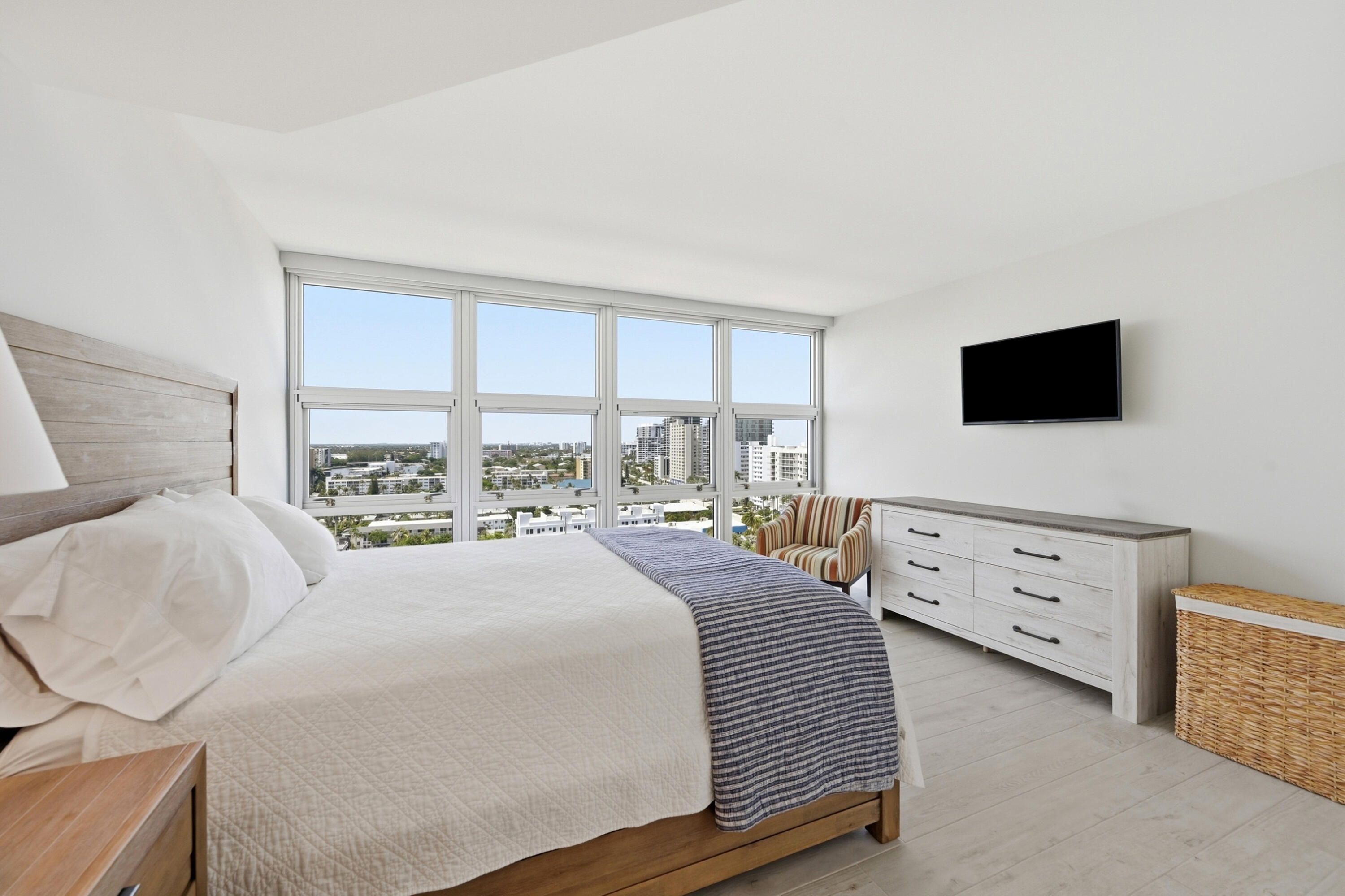 SILVER THATCH ATLANTIC PLAZA - Residential Lease