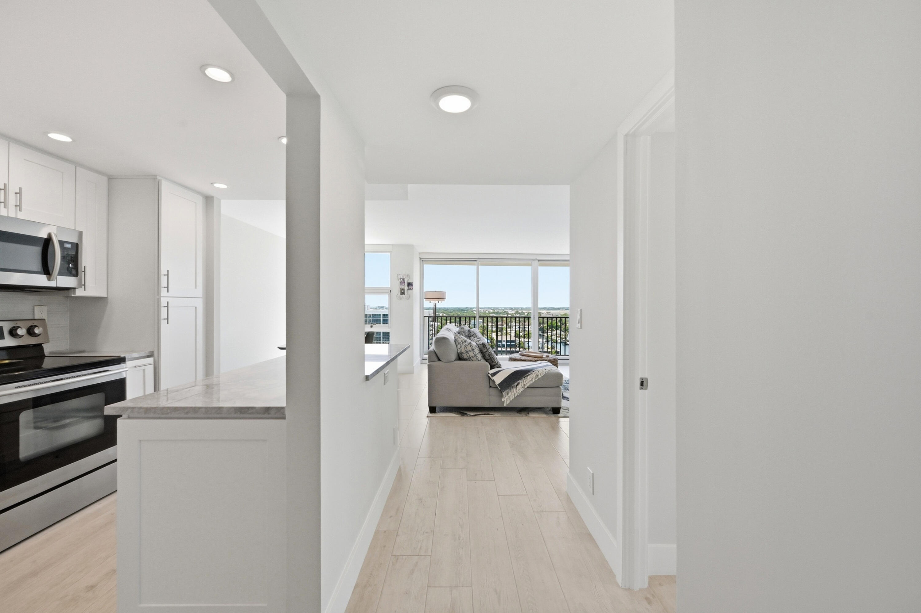 SILVER THATCH ATLANTIC PLAZA - Residential Lease