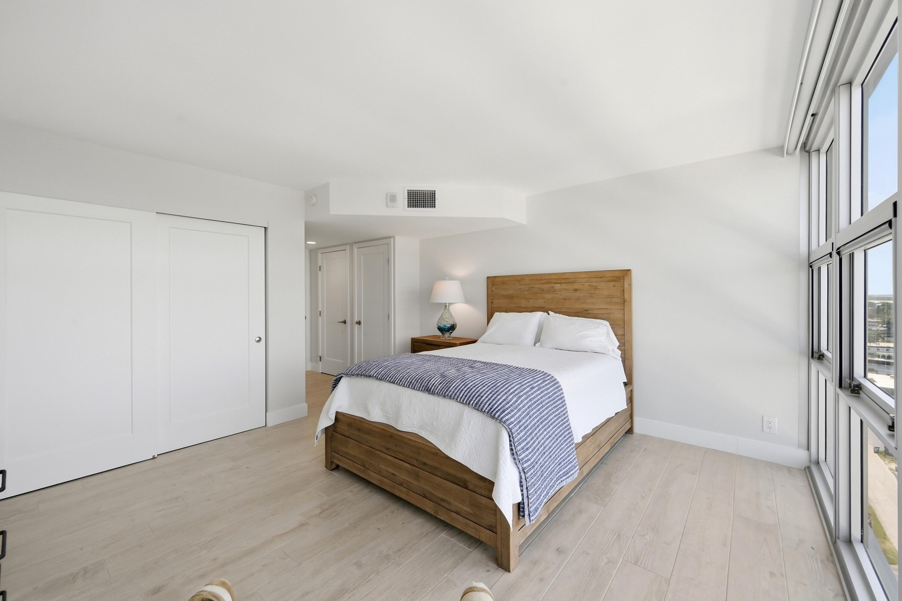 SILVER THATCH ATLANTIC PLAZA - Residential Lease