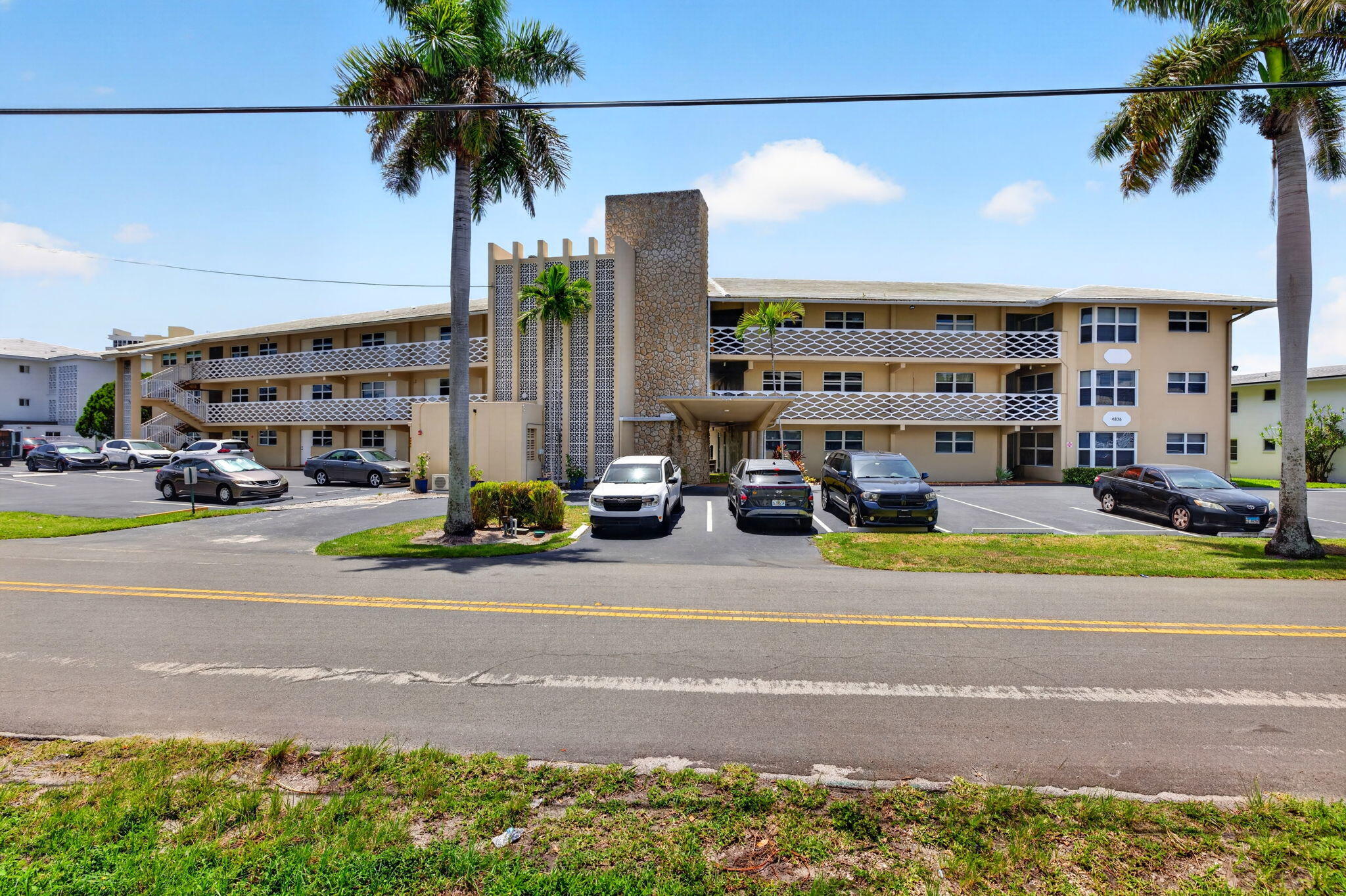 COUNTRY CLUB TERRACE CO-OP - Residential
