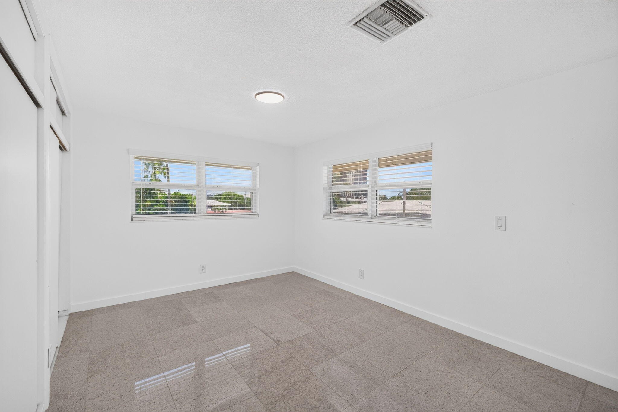 COUNTRY CLUB TERRACE CO-OP - Residential