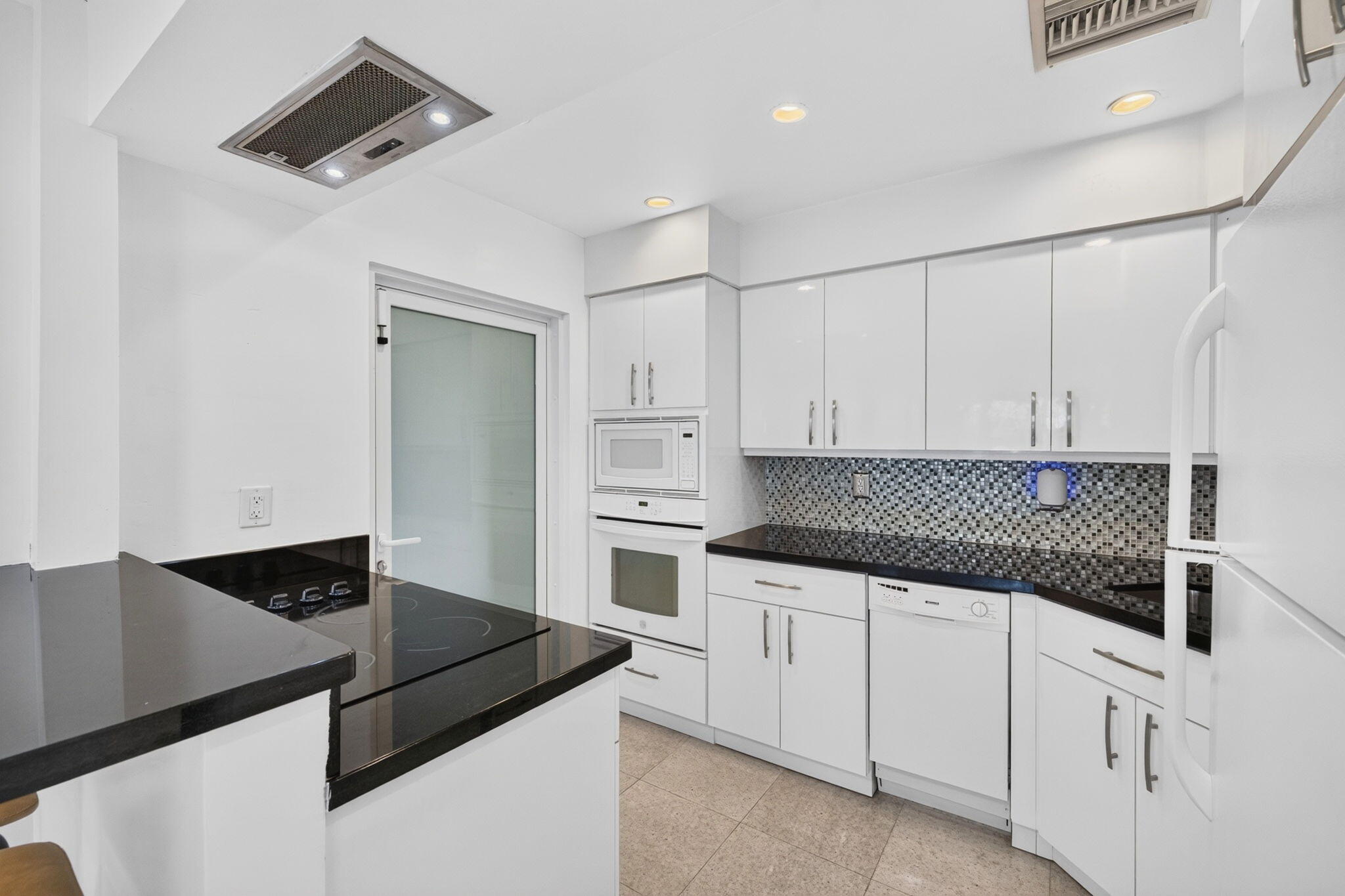 COUNTRY CLUB TERRACE CO-OP - Residential