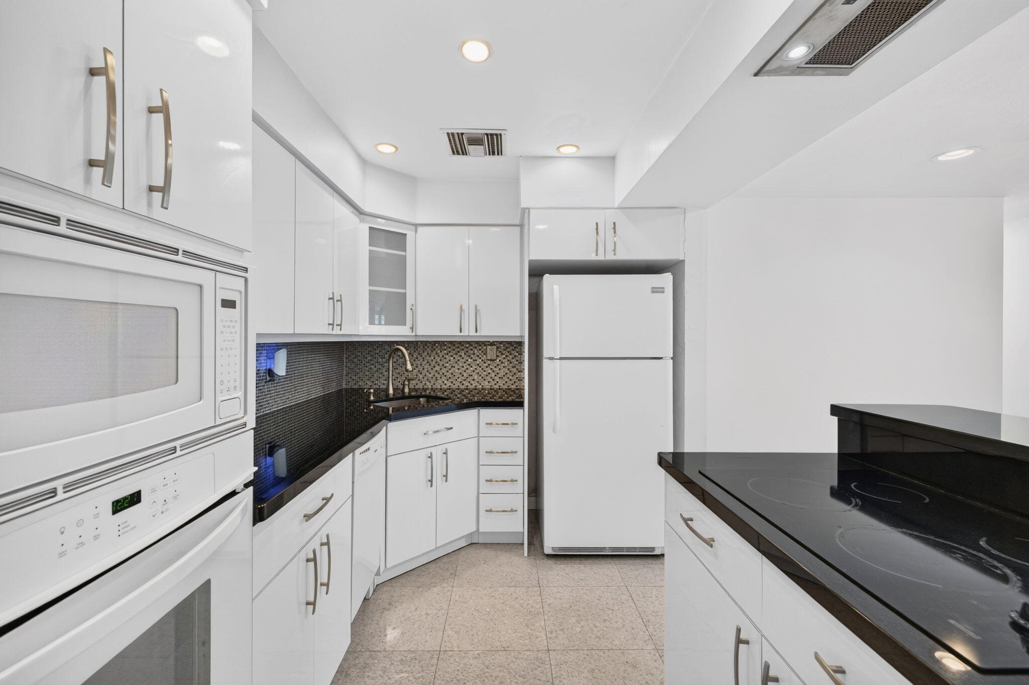 COUNTRY CLUB TERRACE CO-OP - Residential