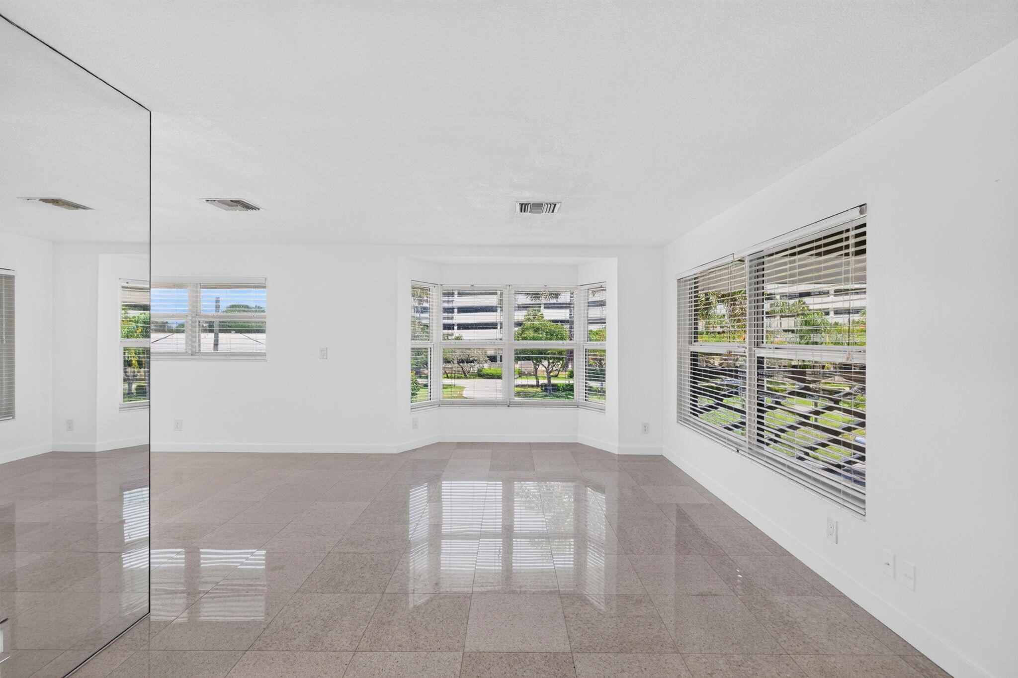 COUNTRY CLUB TERRACE CO-OP - Residential
