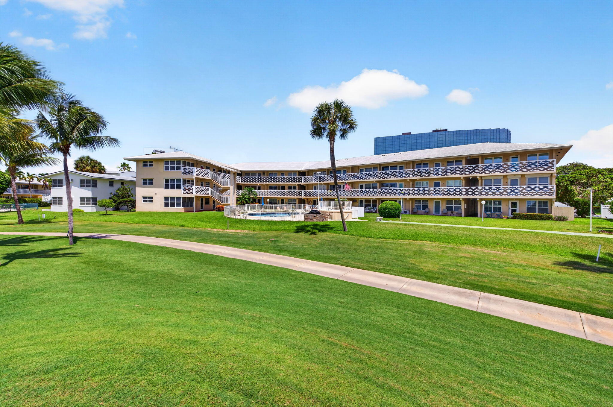 COUNTRY CLUB TERRACE CO-OP - Residential