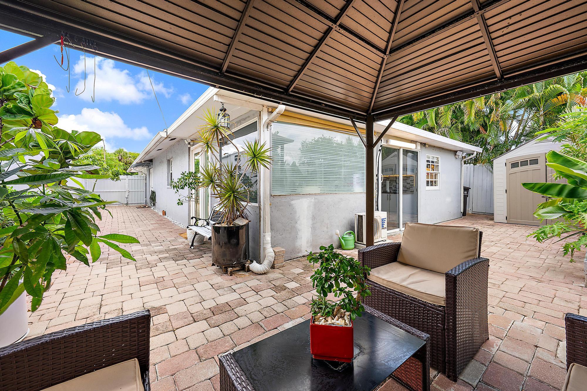 WILLA PARK - Residential Lease