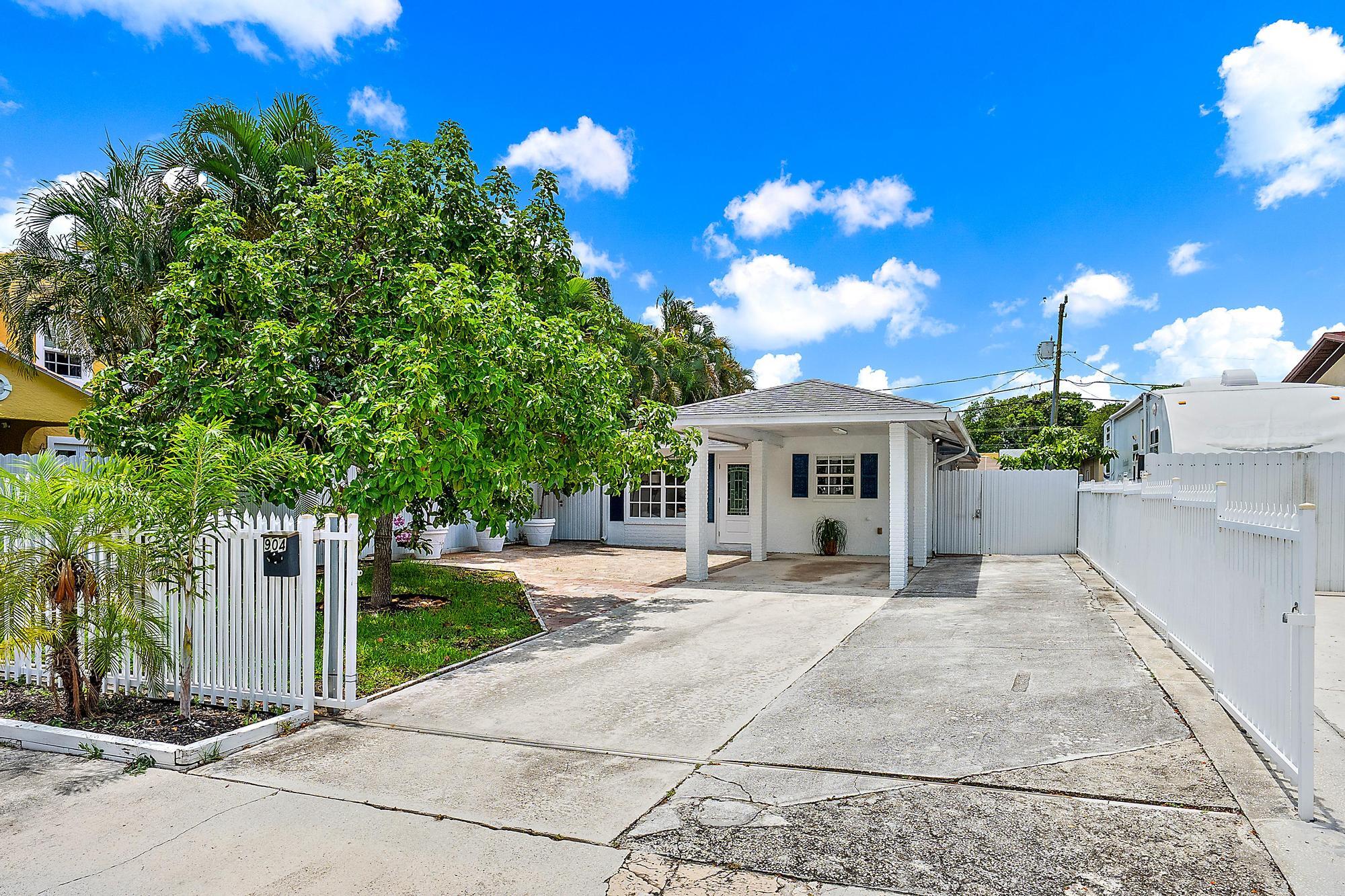 WILLA PARK - Residential Lease