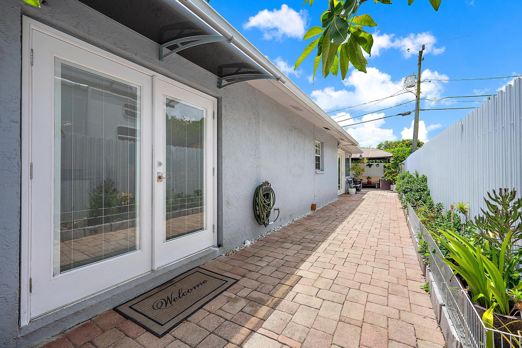 WILLA PARK - Residential Lease