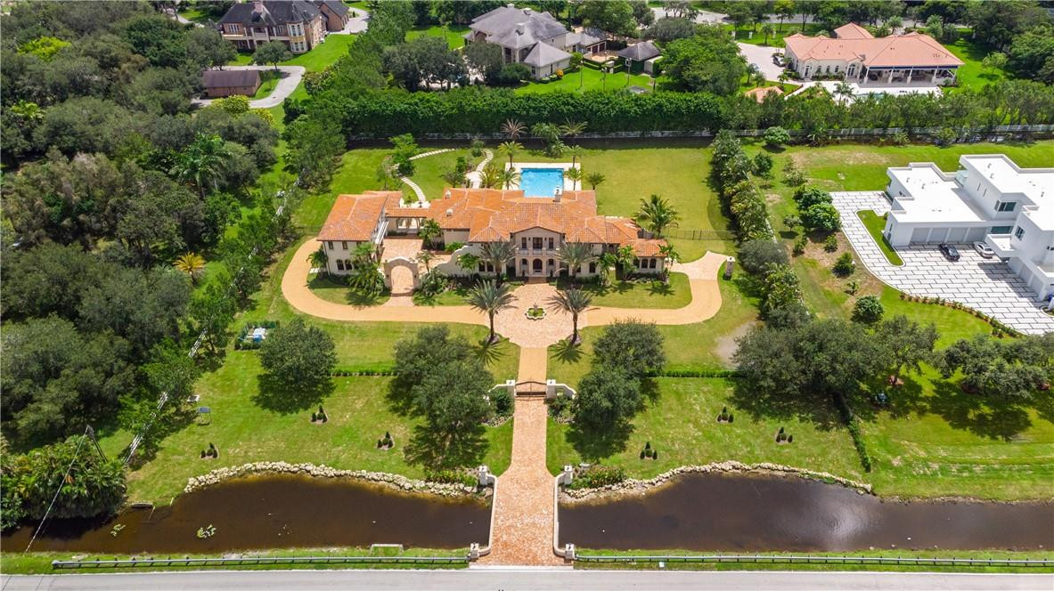 SUNSHINE RANCHES - Residential