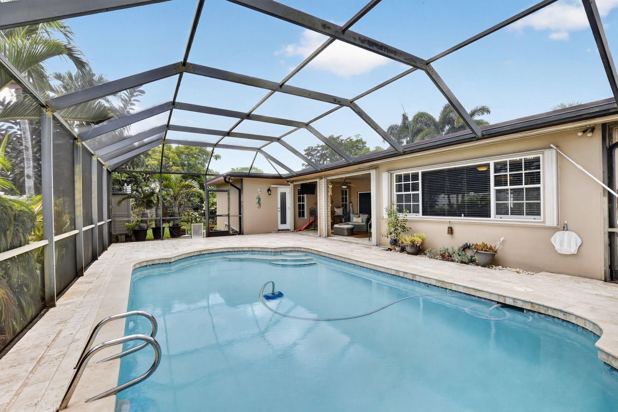 PEMBROKE LAKES SEC 1 - Residential